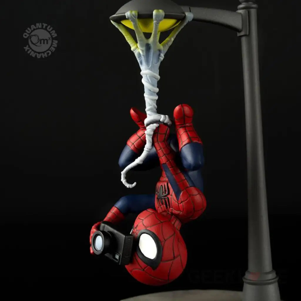 Marvel Q-Fig Spider-Man Spider Cam Diorama - GeekLoveph
