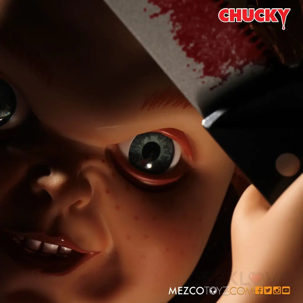 Mezco: Child's Play: Talking Sneering Chucky - GeekLoveph