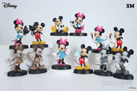 Mickey Around The World Minnie Singapore (B&W) Disney