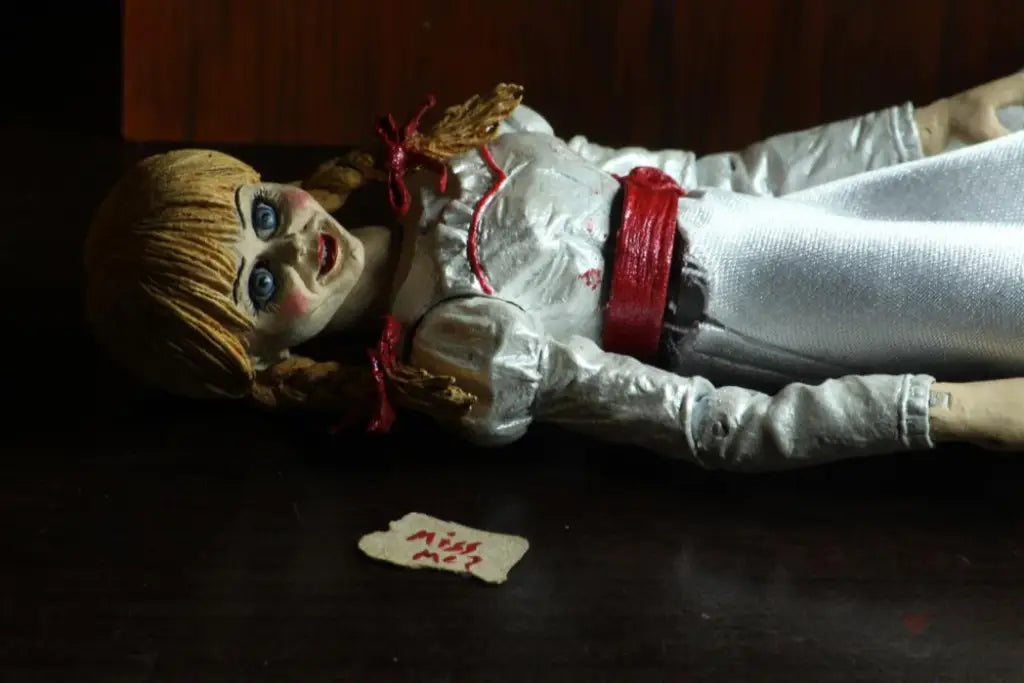 NECA: Annabelle Comes Home - Ultimate Annabelle - GeekLoveph