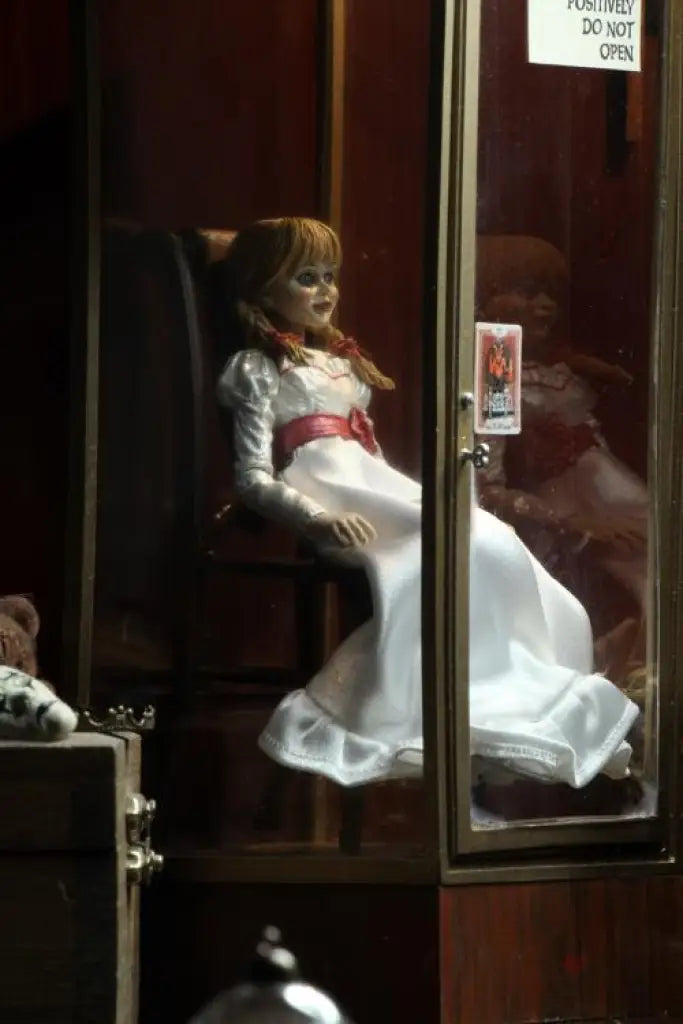 NECA: Annabelle Comes Home - Ultimate Annabelle - GeekLoveph