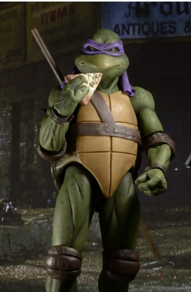 NECA: Teenage Mutant Ninja Turtles [1990 Movie] - 1⁄4 Donatello - GeekLoveph