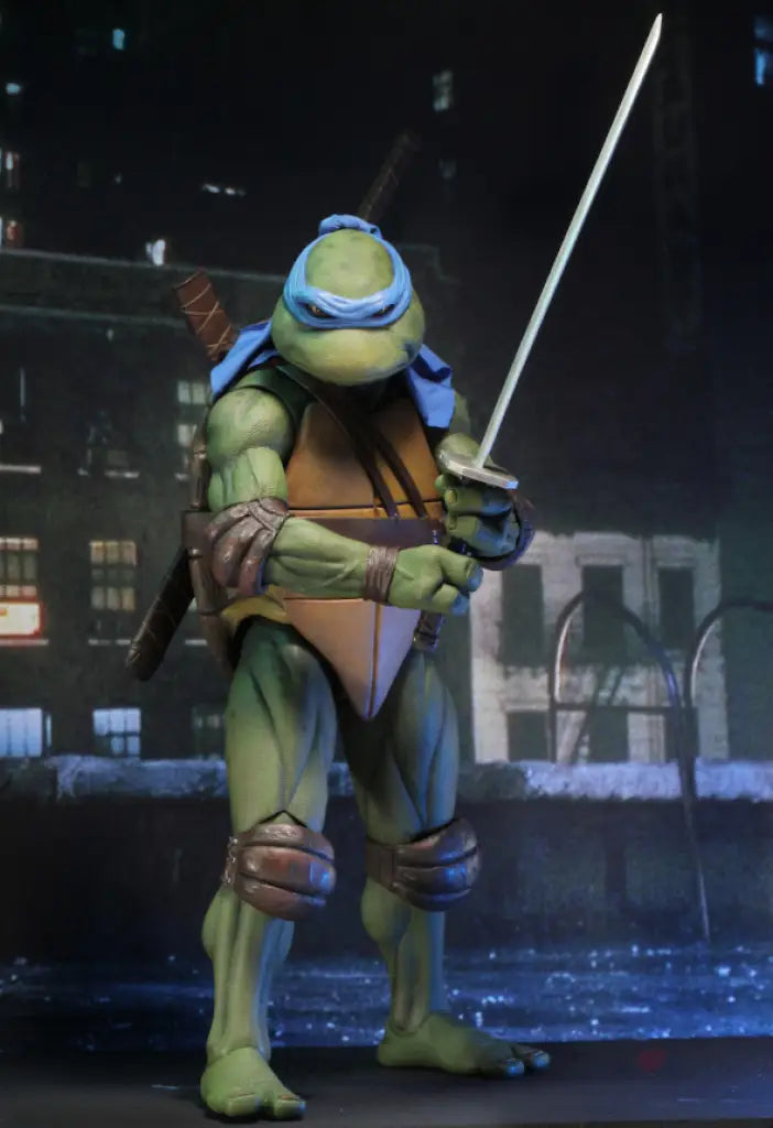 NECA: Teenage Mutant Ninja Turtles (1990 Movie)- 1/4 Scale Leonardo - GeekLoveph