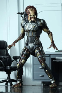 NECA Ultimate Fugitive Predator - GeekLoveph