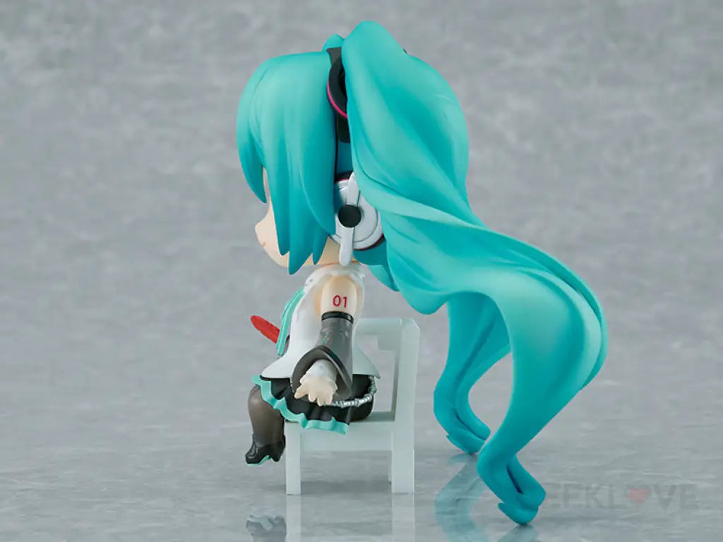 Nendoroid Swacchao! Hatsune Miku NT: Akai Hane - Akai Hane Central Community Chest of Japan Campaign Ver. - GeekLoveph