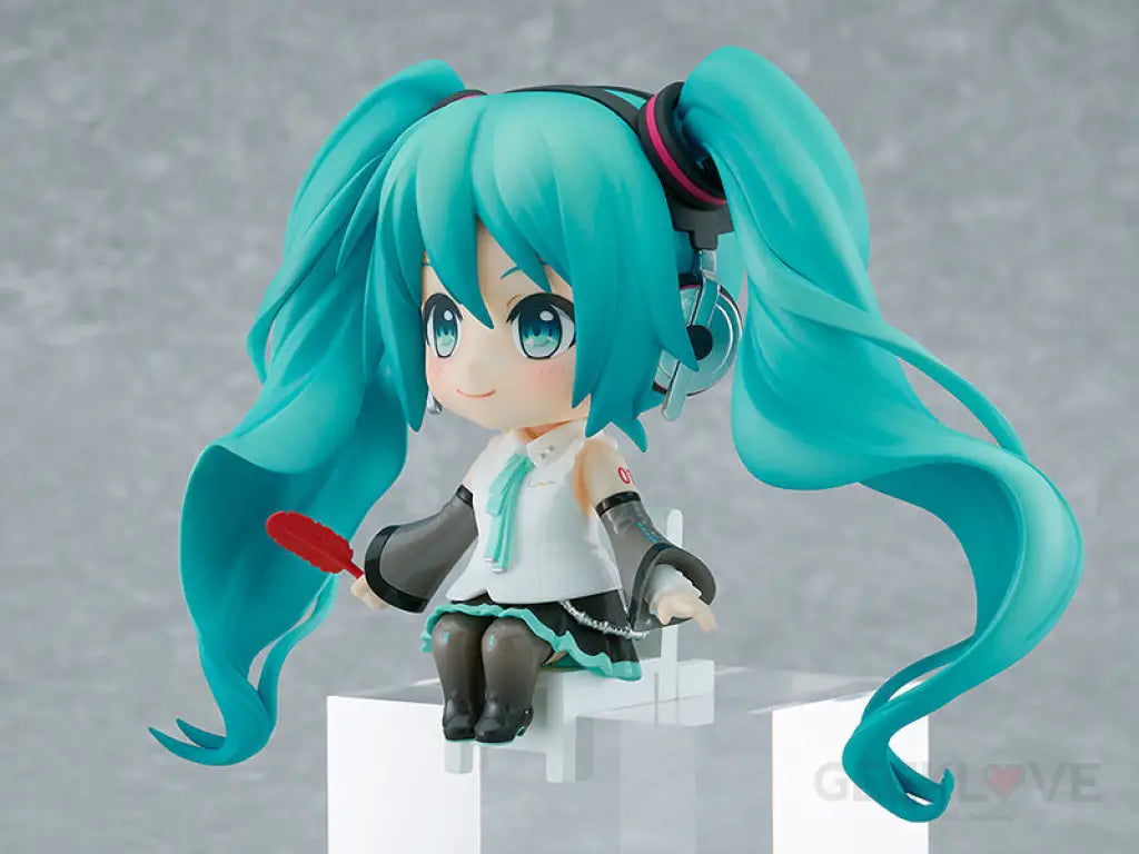 Nendoroid Swacchao! Hatsune Miku NT: Akai Hane - Akai Hane Central Community Chest of Japan Campaign Ver. - GeekLoveph