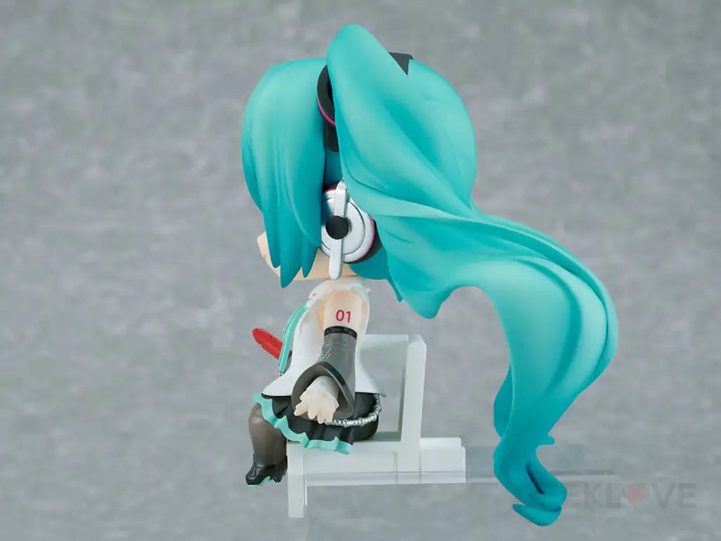 Nendoroid Swacchao! Hatsune Miku NT: Akai Hane - Akai Hane Central Community Chest of Japan Campaign Ver. - GeekLoveph
