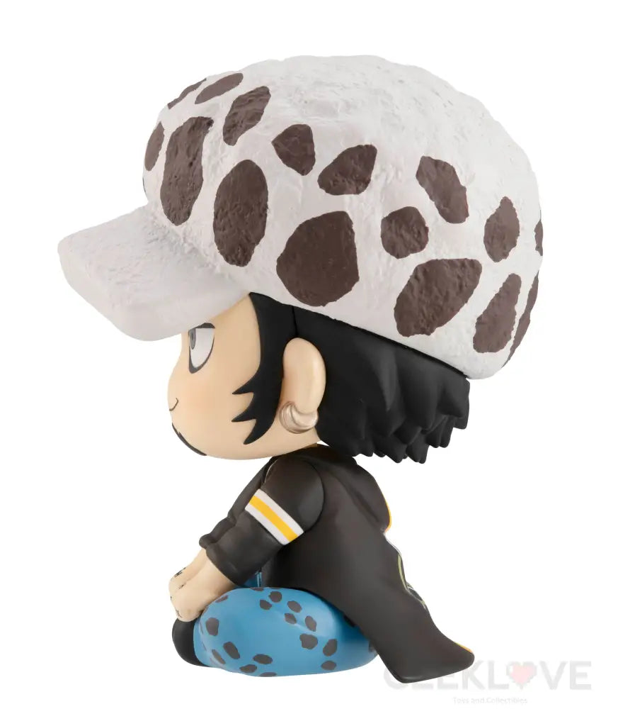 One Piece Look Up Trafalgar Law - GeekLoveph