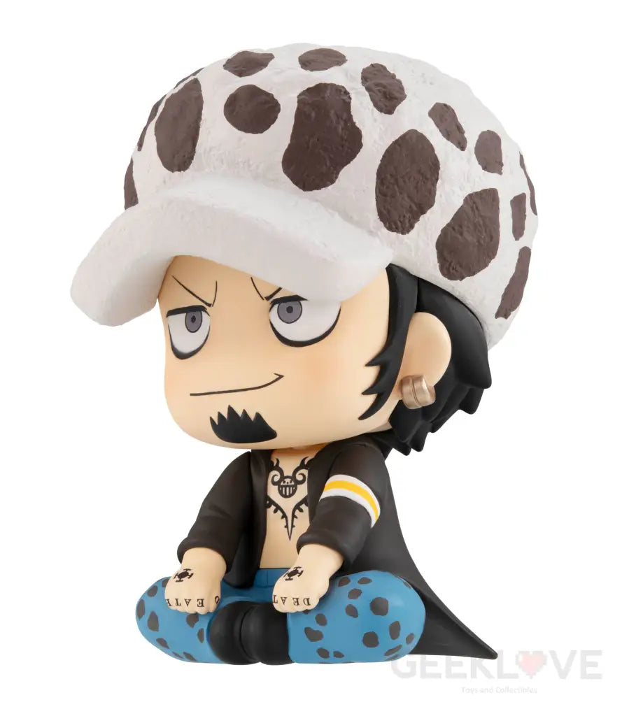 One Piece Look Up Trafalgar Law - GeekLoveph