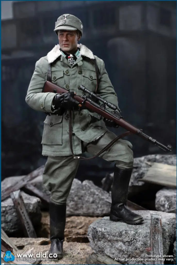 OnlineDid: 366 Major Erwin Kooenig 10th Anniv Figure - GeekLoveph