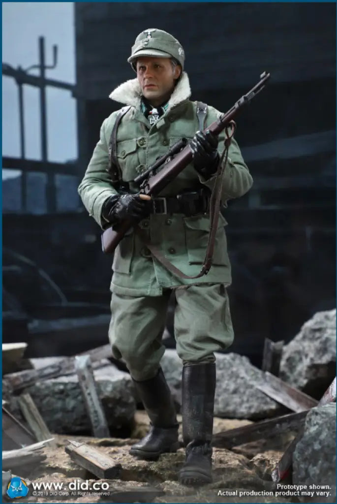 OnlineDid: 366 Major Erwin Kooenig 10th Anniv Figure - GeekLoveph