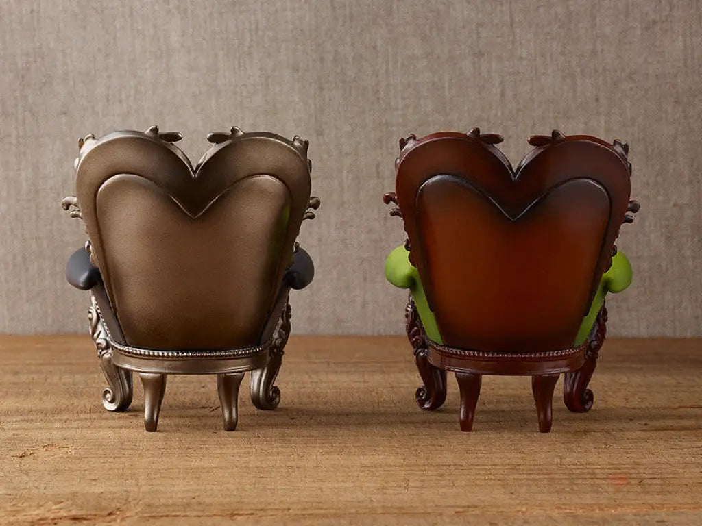 Pardoll Antique Chair: Noir - GeekLoveph
