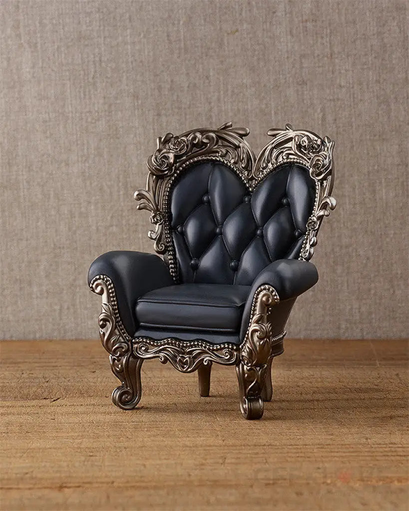 Pardoll Antique Chair: Noir - GeekLoveph