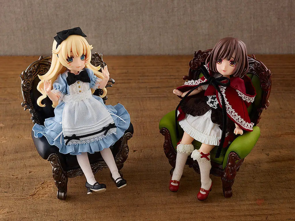 Pardoll Antique Chair: Noir - GeekLoveph