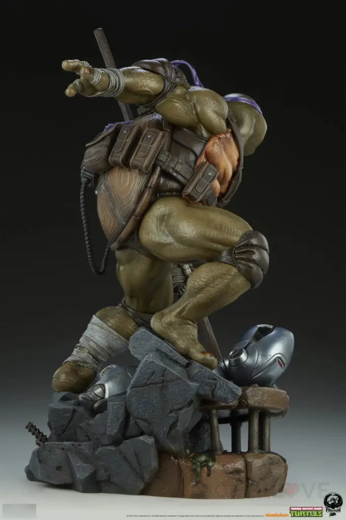 Pcs Donatello 1/3 Deluxe Scale Figure