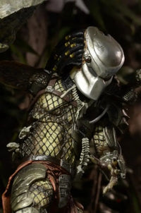 Predator - Ultimate Jungle Hunter Predator Figure - GeekLoveph