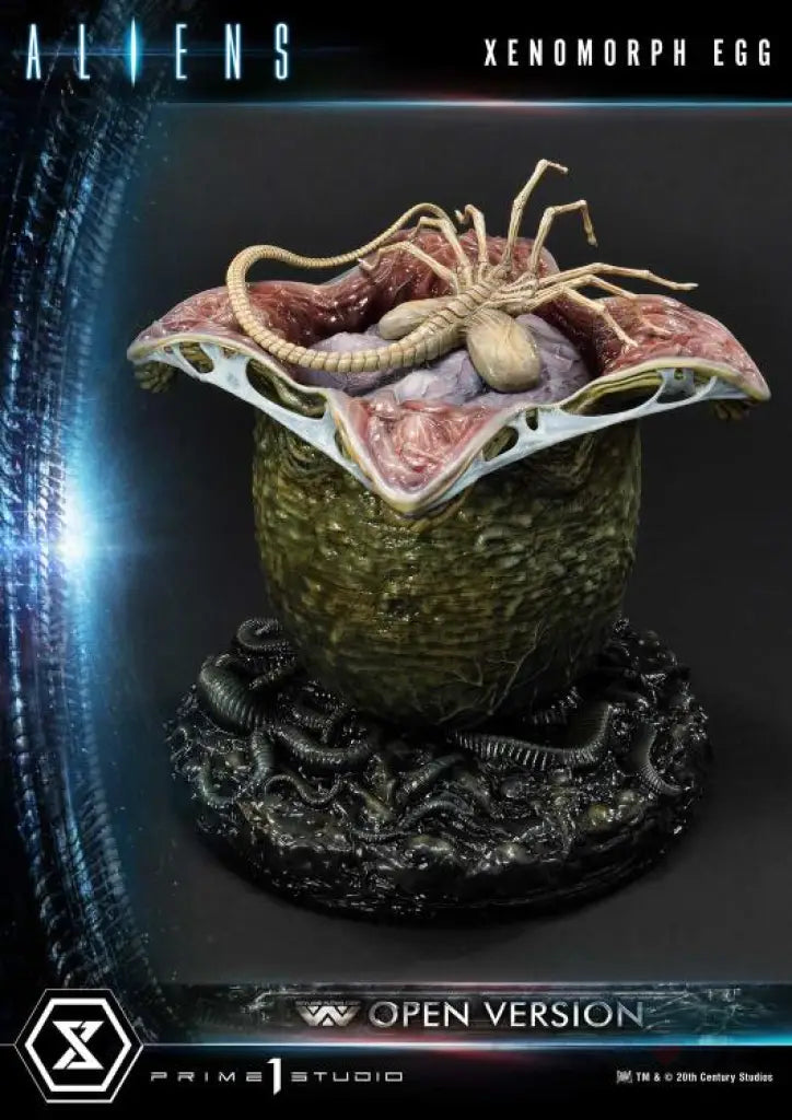 Premium Masterline Aliens (Comics) Xenomorph Egg Open Version Statue