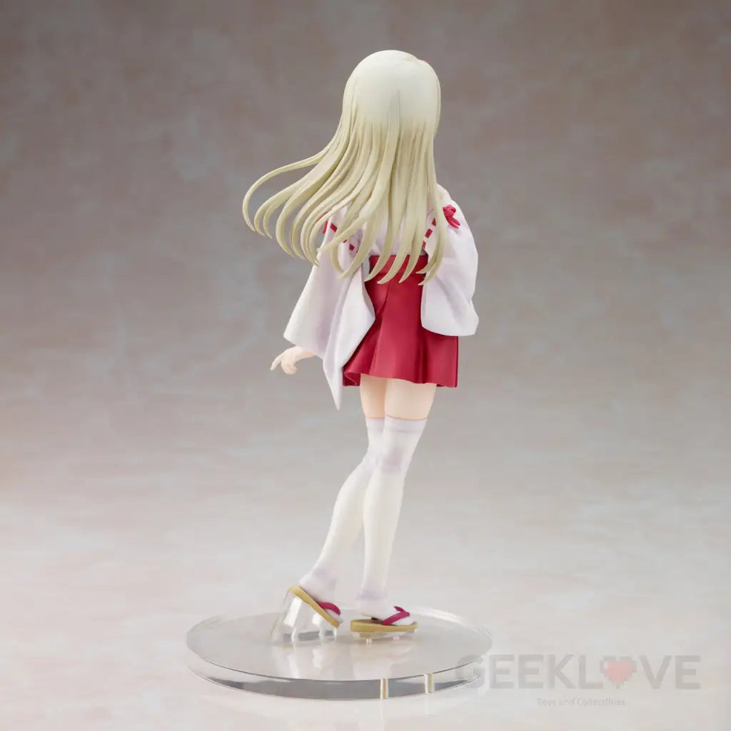 Prisma Fantasm Illyasviel von Einzbern - GeekLoveph
