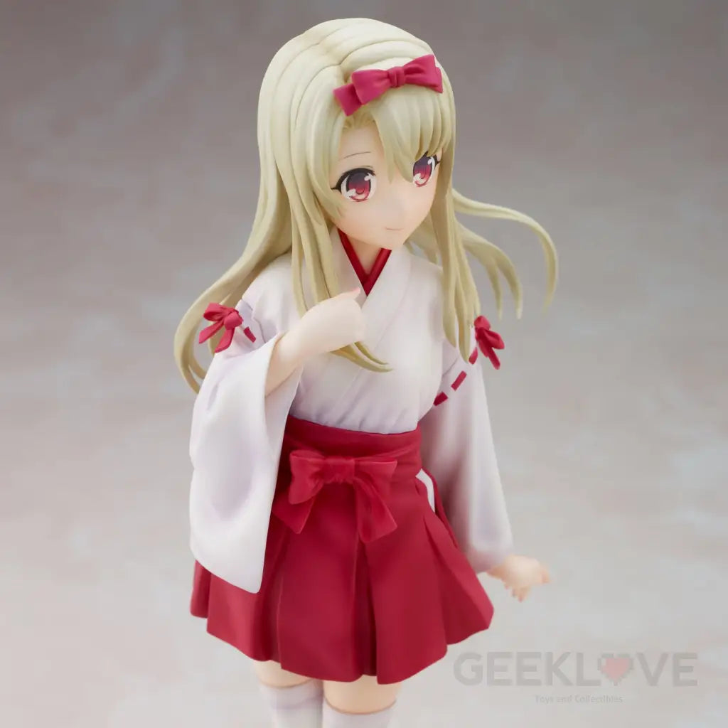 Prisma Fantasm Illyasviel von Einzbern - GeekLoveph