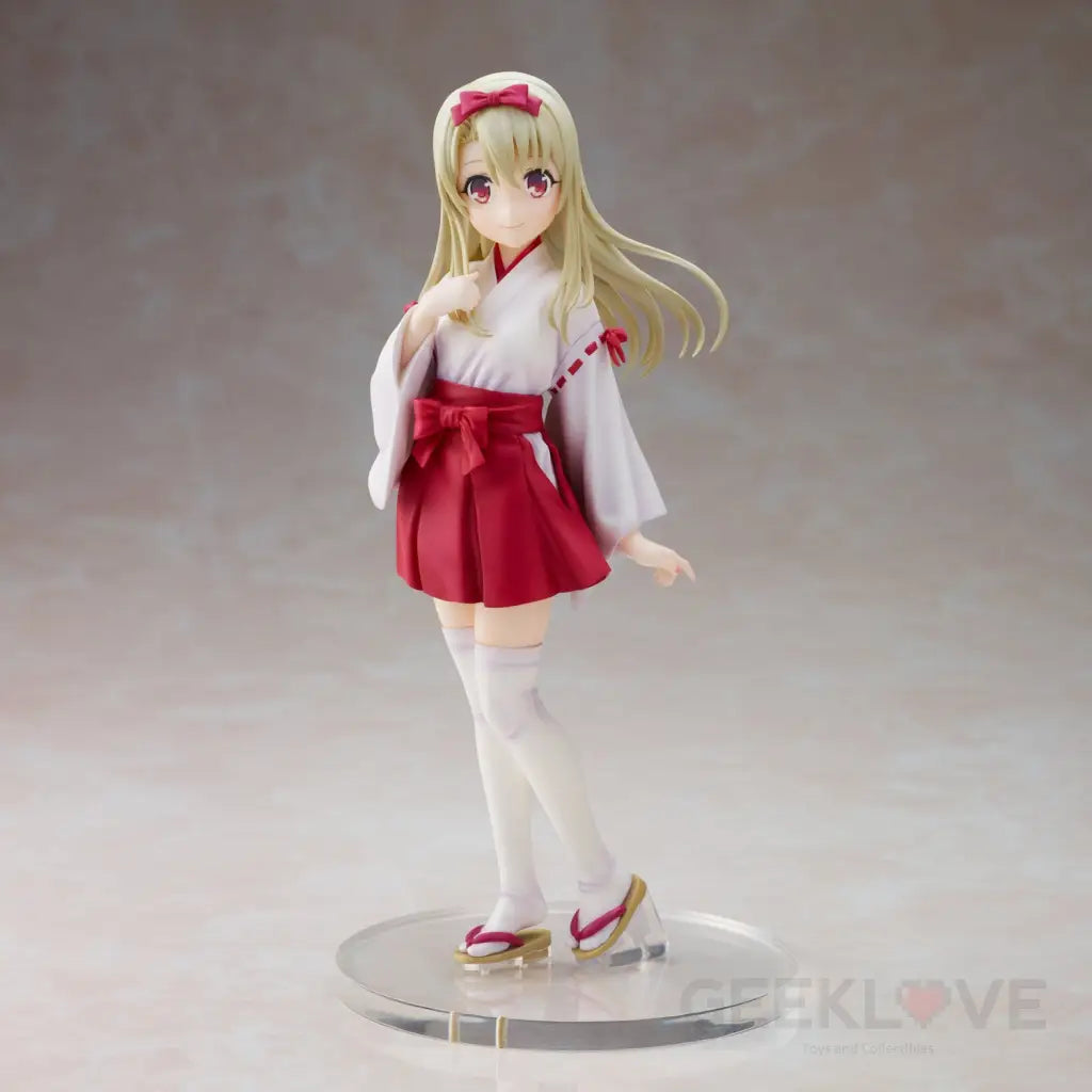 Prisma Fantasm Illyasviel von Einzbern - GeekLoveph