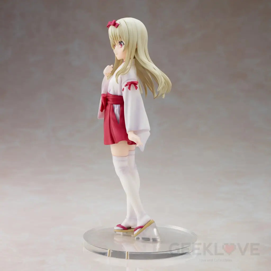 Prisma Fantasm Illyasviel von Einzbern - GeekLoveph