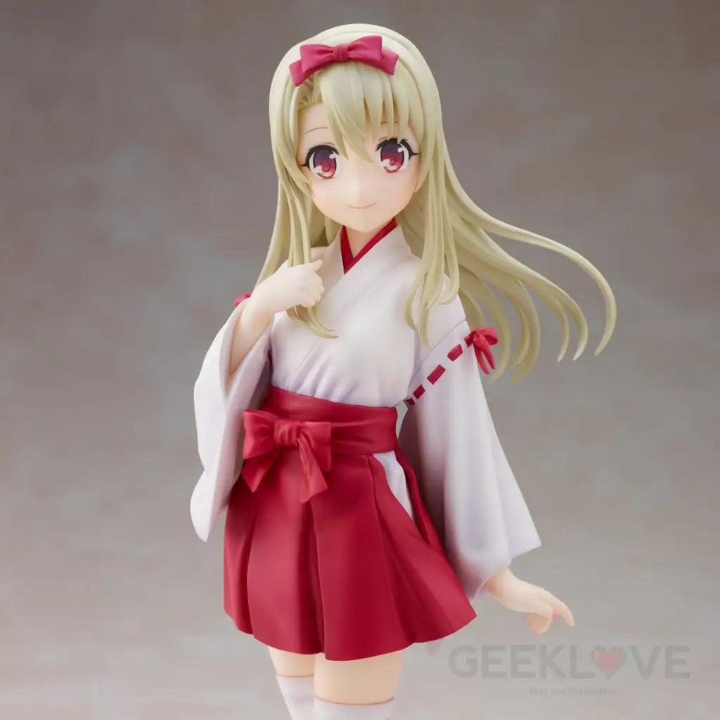 Prisma Fantasm Illyasviel von Einzbern - GeekLoveph
