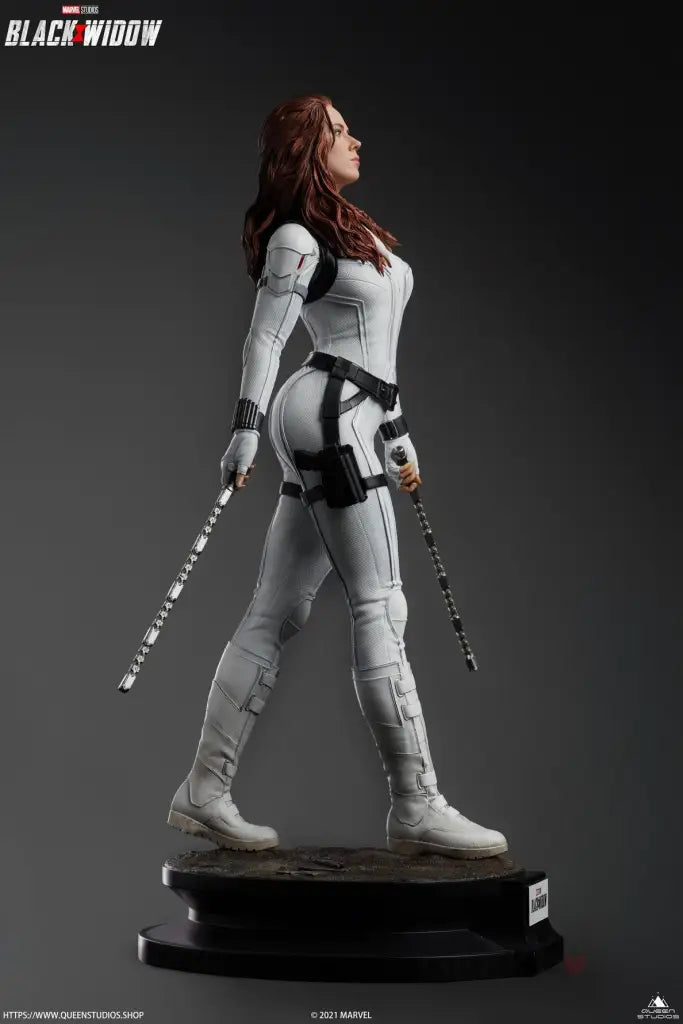 Queen Studios Black Widow (Snow Suit) 1/4 Scale Statue Preorder