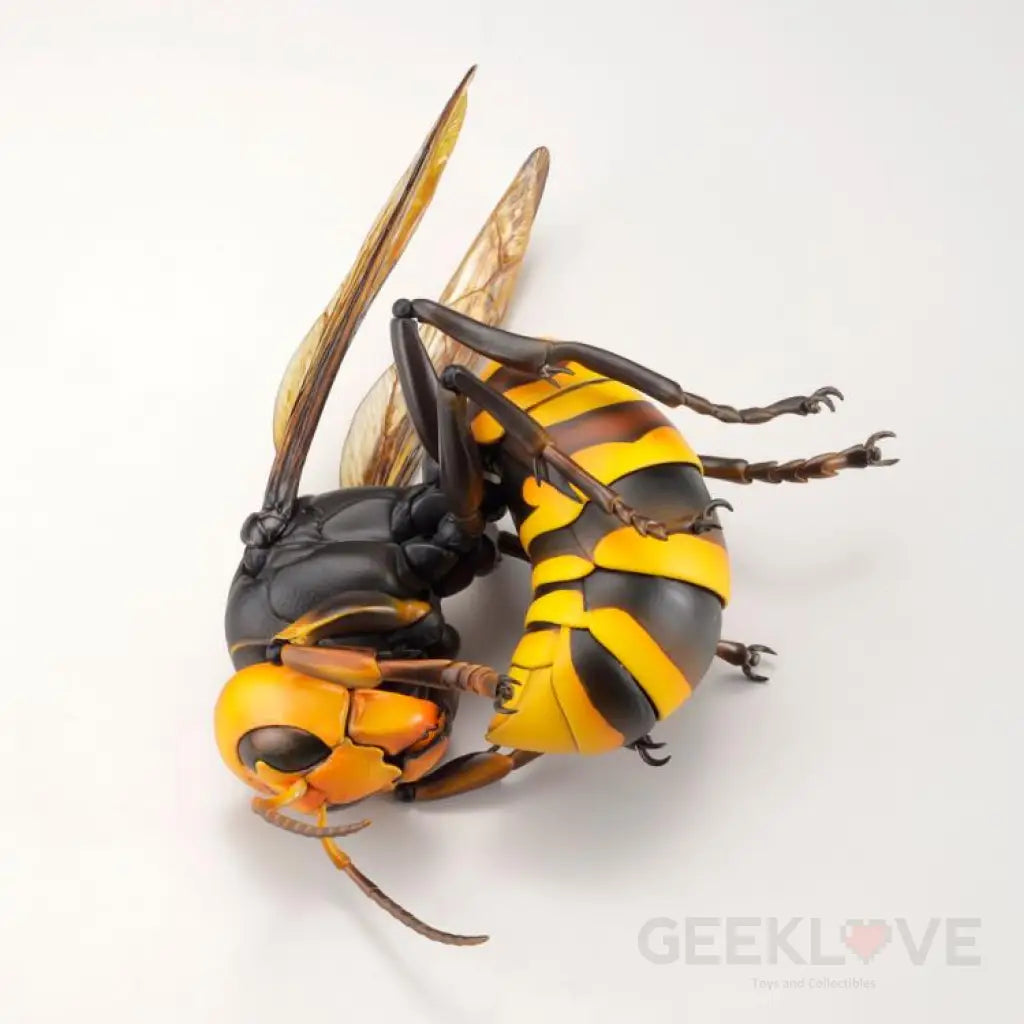 Revoltech RevoGeo Vespa Mandarinia (Asian Giant Hornet) - GeekLoveph