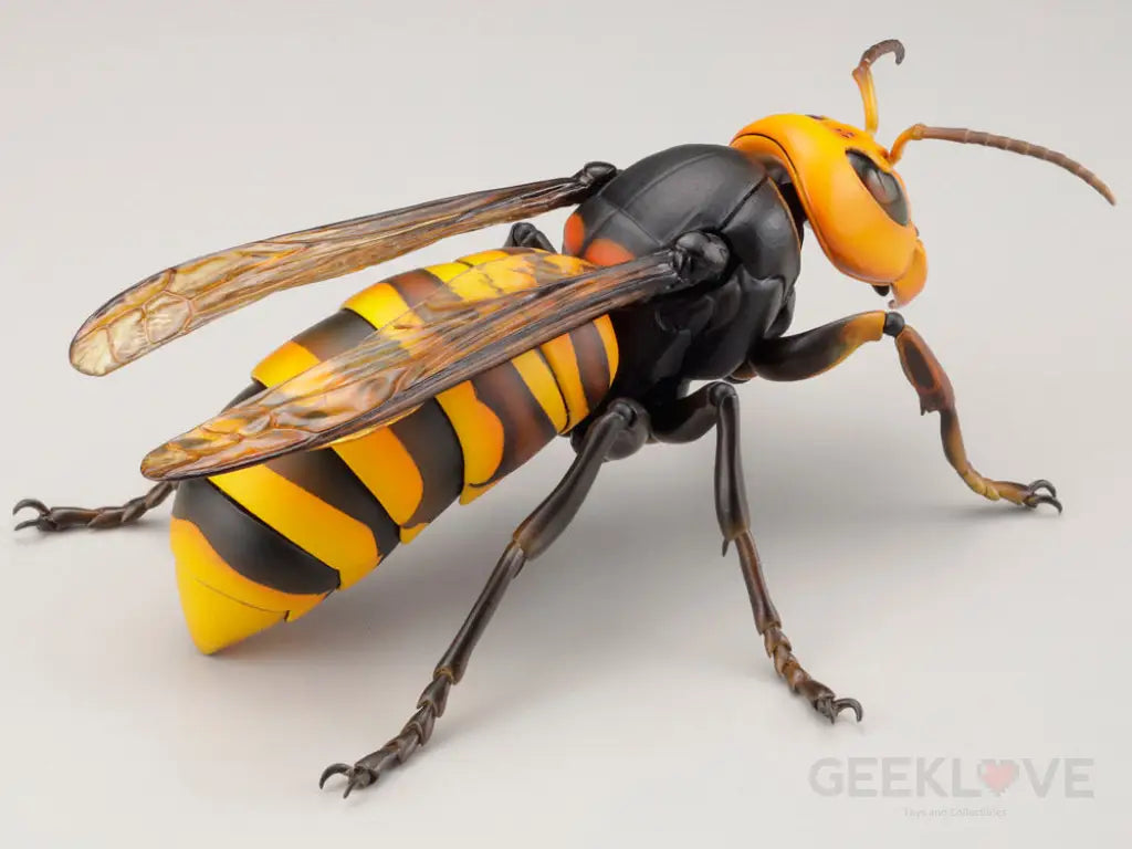 Revoltech RevoGeo Vespa Mandarinia (Asian Giant Hornet) - GeekLoveph