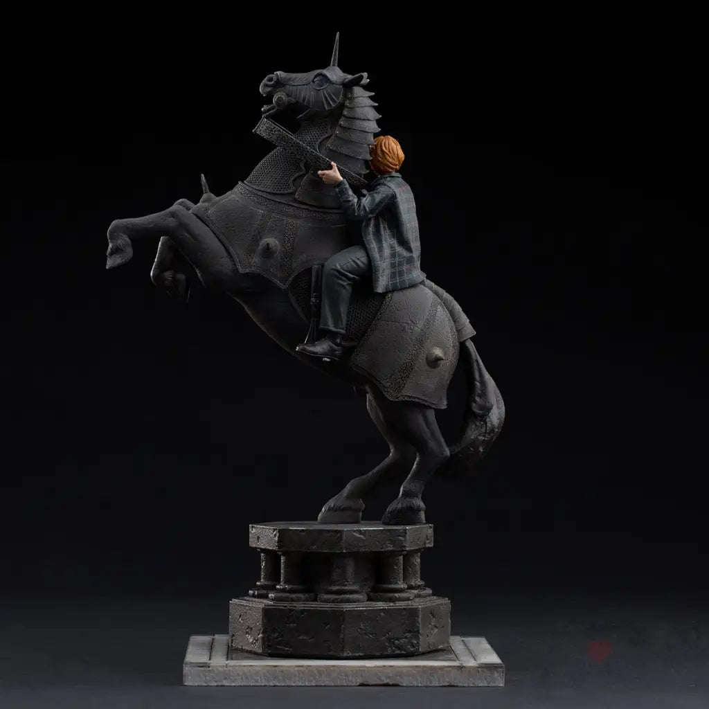 Ron Weasley (Wizard Chess) 1/10 Deluxe Art Scale Statue - GeekLoveph