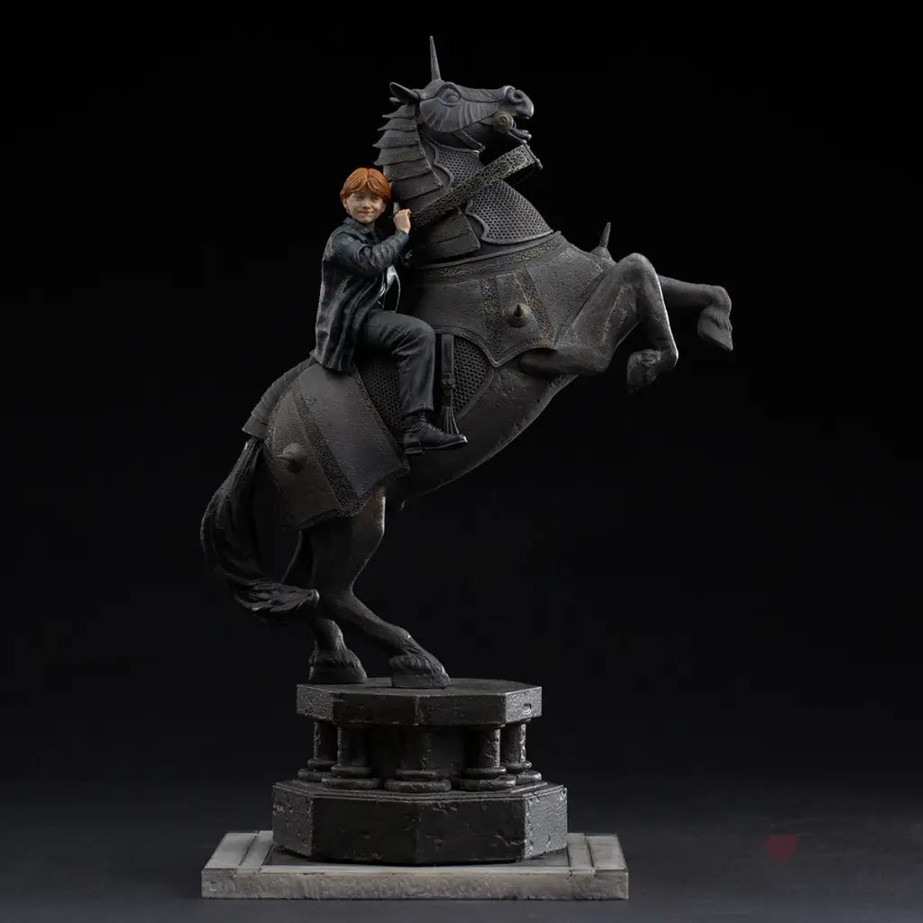 Ron Weasley (Wizard Chess) 1/10 Deluxe Art Scale Statue - GeekLoveph