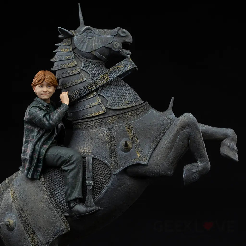 Ron Weasley (Wizard Chess) 1/10 Deluxe Art Scale Statue - GeekLoveph