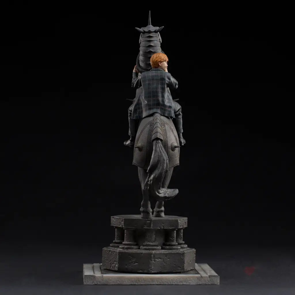 Ron Weasley (Wizard Chess) 1/10 Deluxe Art Scale Statue - GeekLoveph