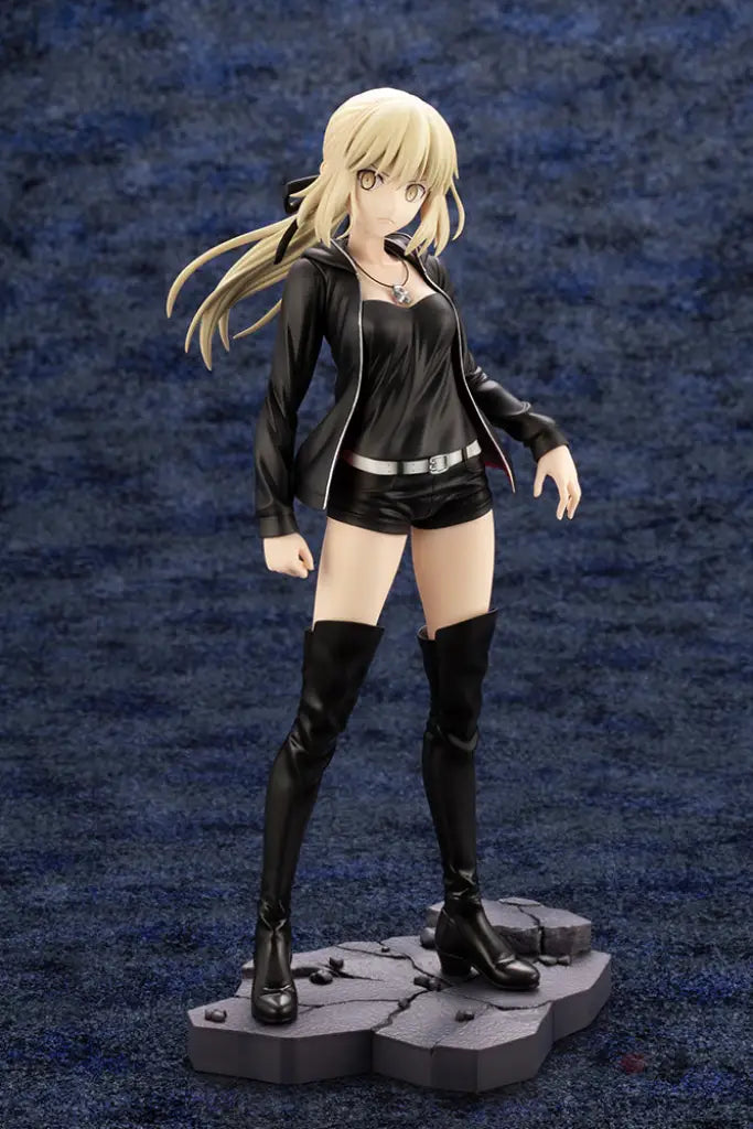 Saber/Altria Pendragon Alter Casual Ver. Scale Figure
