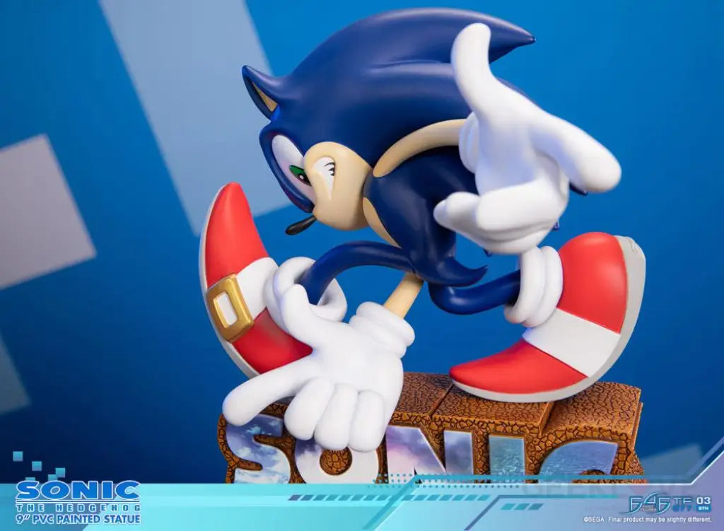 Sonic Adventure - The Hedgehog Statue