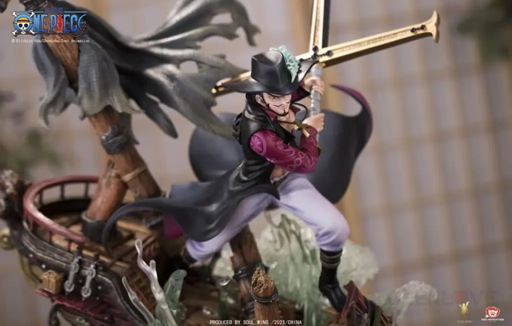 Soul Wing Hawkeye Dracule Mihawk 1/6 Scale Statue - GeekLoveph