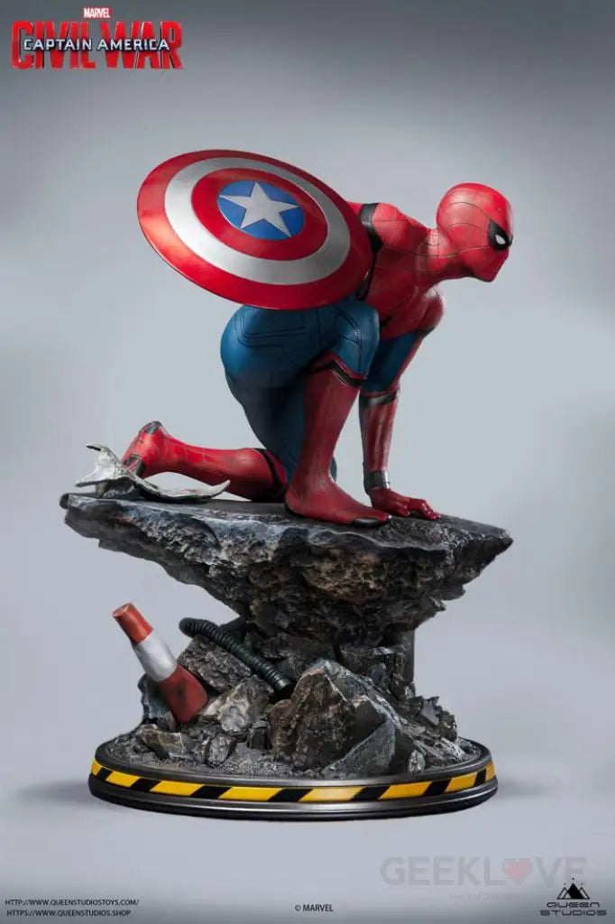 Spider-Man 1/4 Scale Premium Edition Captain America: Civil War Statue - GeekLoveph