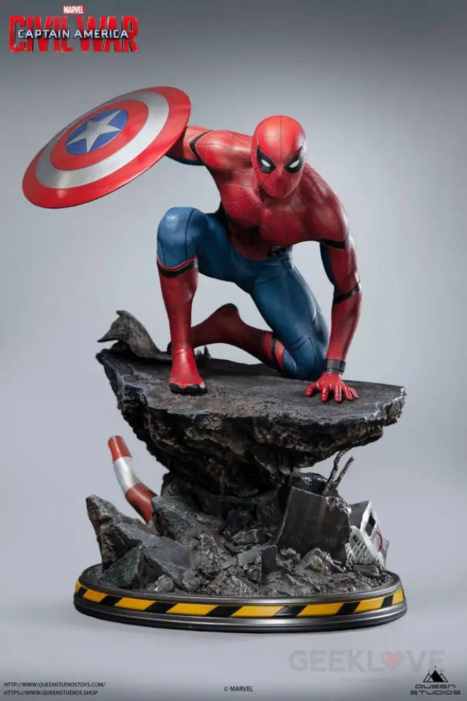 Spider-Man 1/4 Scale Premium Edition Captain America: Civil War Statue - GeekLoveph