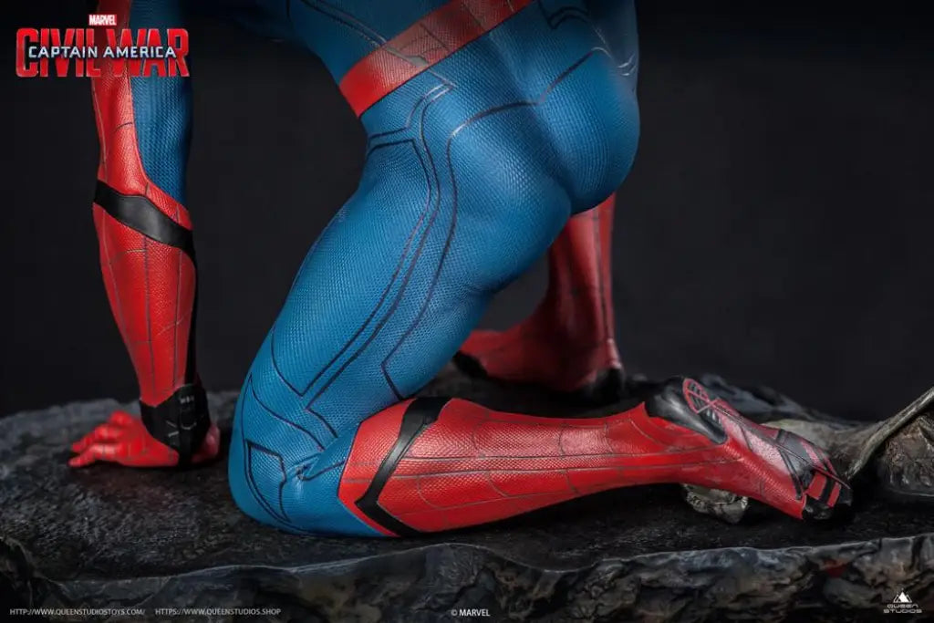 Spider-Man 1/4 Scale Premium Edition Captain America: Civil War Statue - GeekLoveph