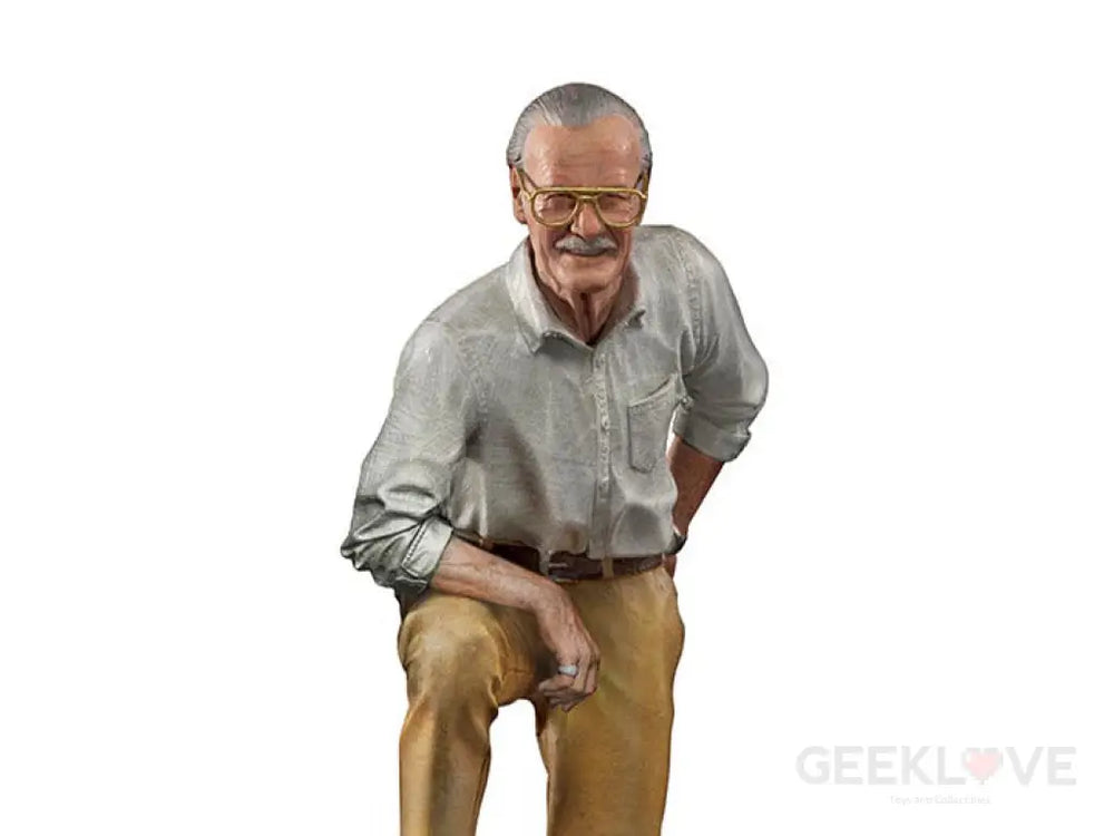 Stan Lee Art Scale 1/10 Statue - GeekLoveph