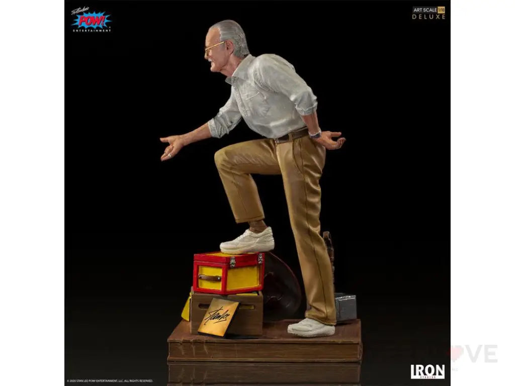 Stan Lee Deluxe Art Scale 1/10 - GeekLoveph