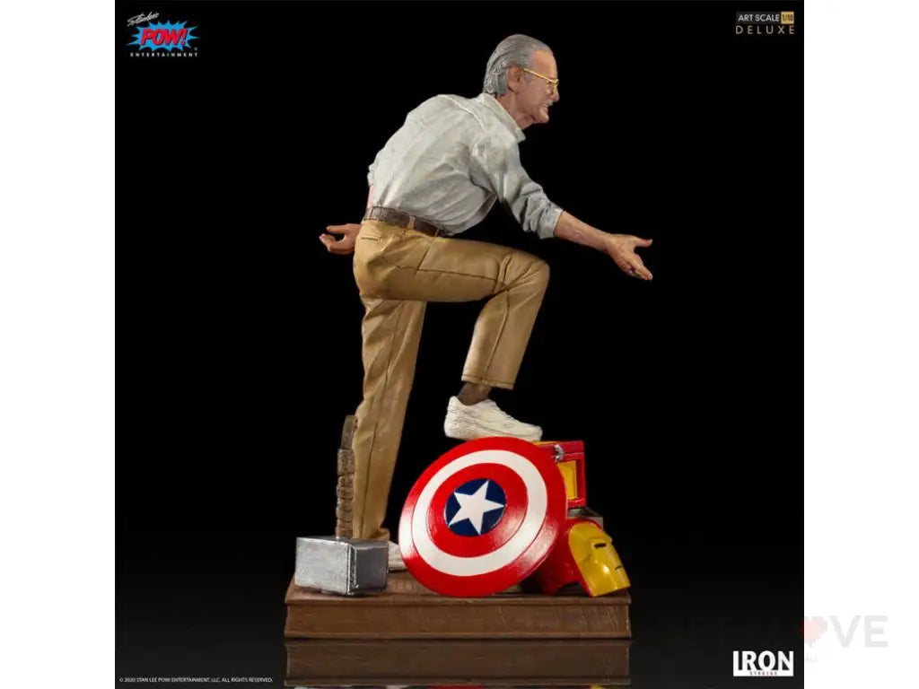 Stan Lee Deluxe Art Scale 1/10 - GeekLoveph