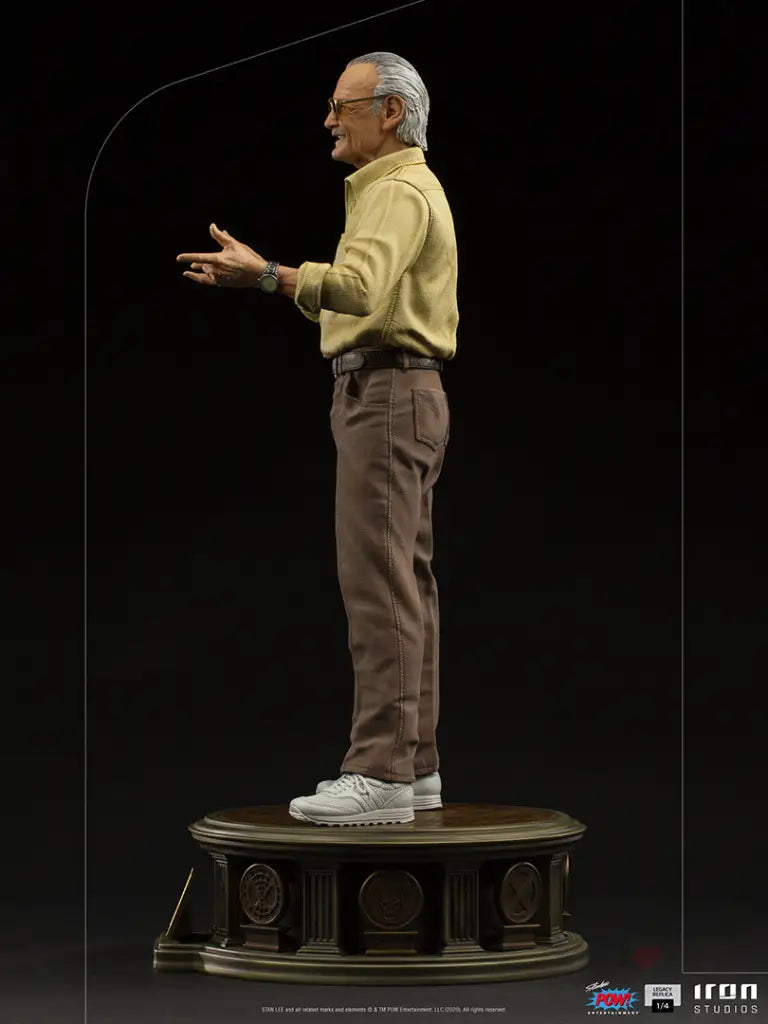 Stan Lee Legacy Replica 1/4 Scale Statue - GeekLoveph