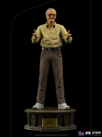 Stan Lee Legacy Replica 1/4 Scale Statue - GeekLoveph