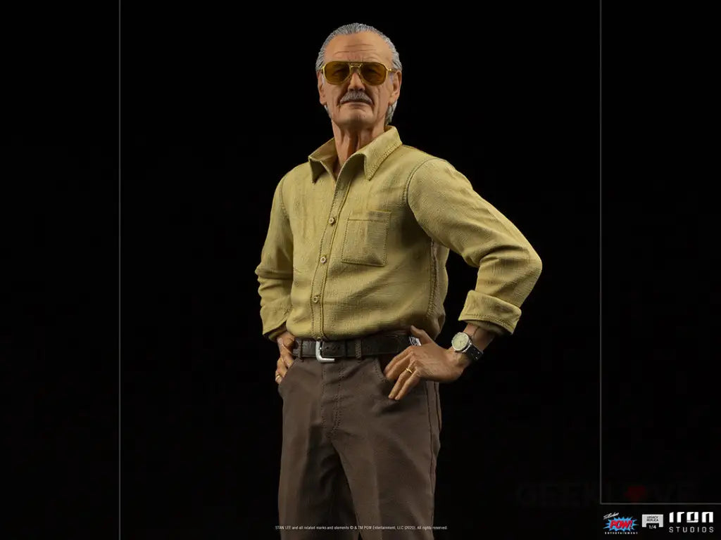 Stan Lee Legacy Replica 1/4 Scale Statue - GeekLoveph