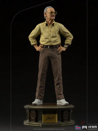 Stan Lee Legacy Replica 1/4 Scale Statue - GeekLoveph