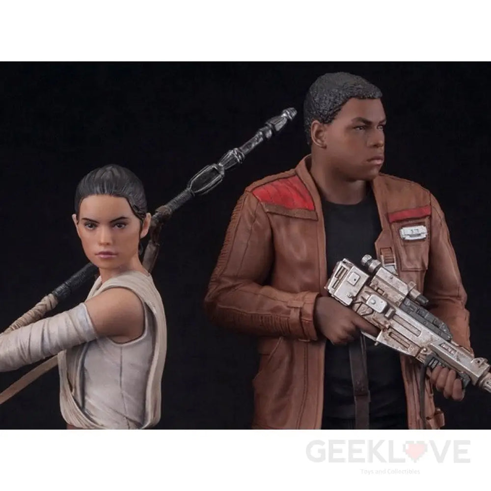 Star Wars ArtFX+ Rey & Finn Statue Set (The Force Awakens) - GeekLoveph