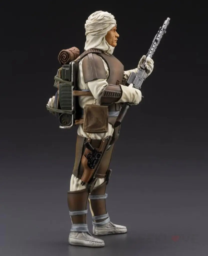 Star Wars Bounty Hunter ArtFX+ Dengar Statue - GeekLoveph