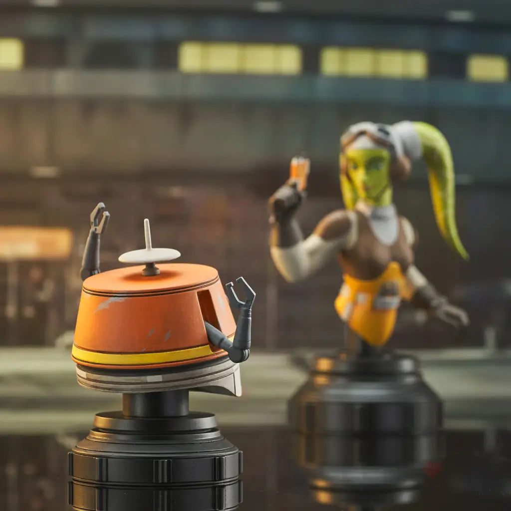 Star Wars Rebels Hera and Chopper 1/7 Scale Bust Set - GeekLoveph