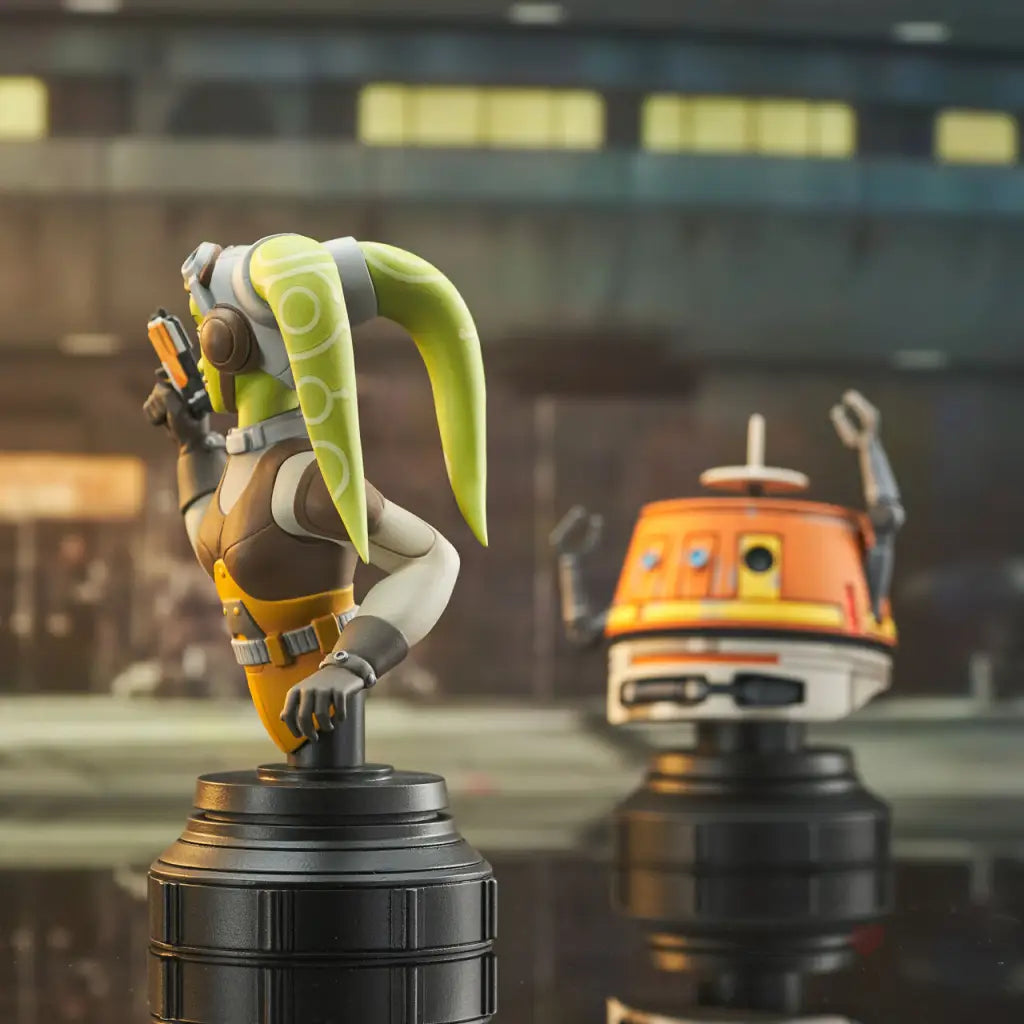 Star Wars Rebels Hera and Chopper 1/7 Scale Bust Set - GeekLoveph